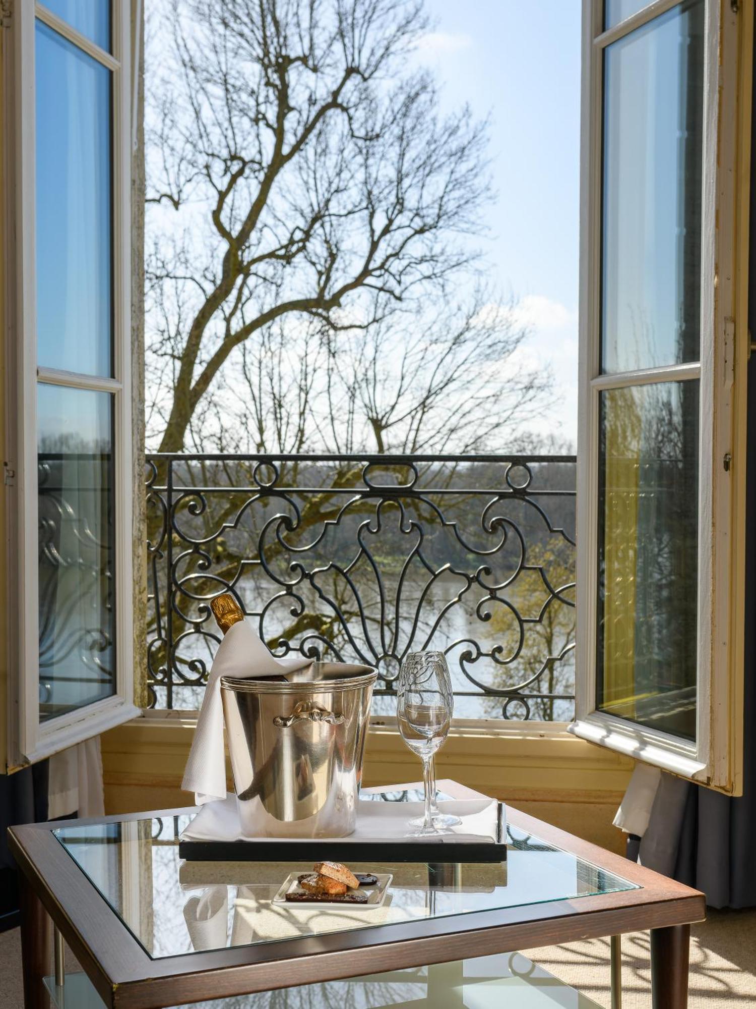 Hotel Les Hautes Roches Rochecorbon Buitenkant foto