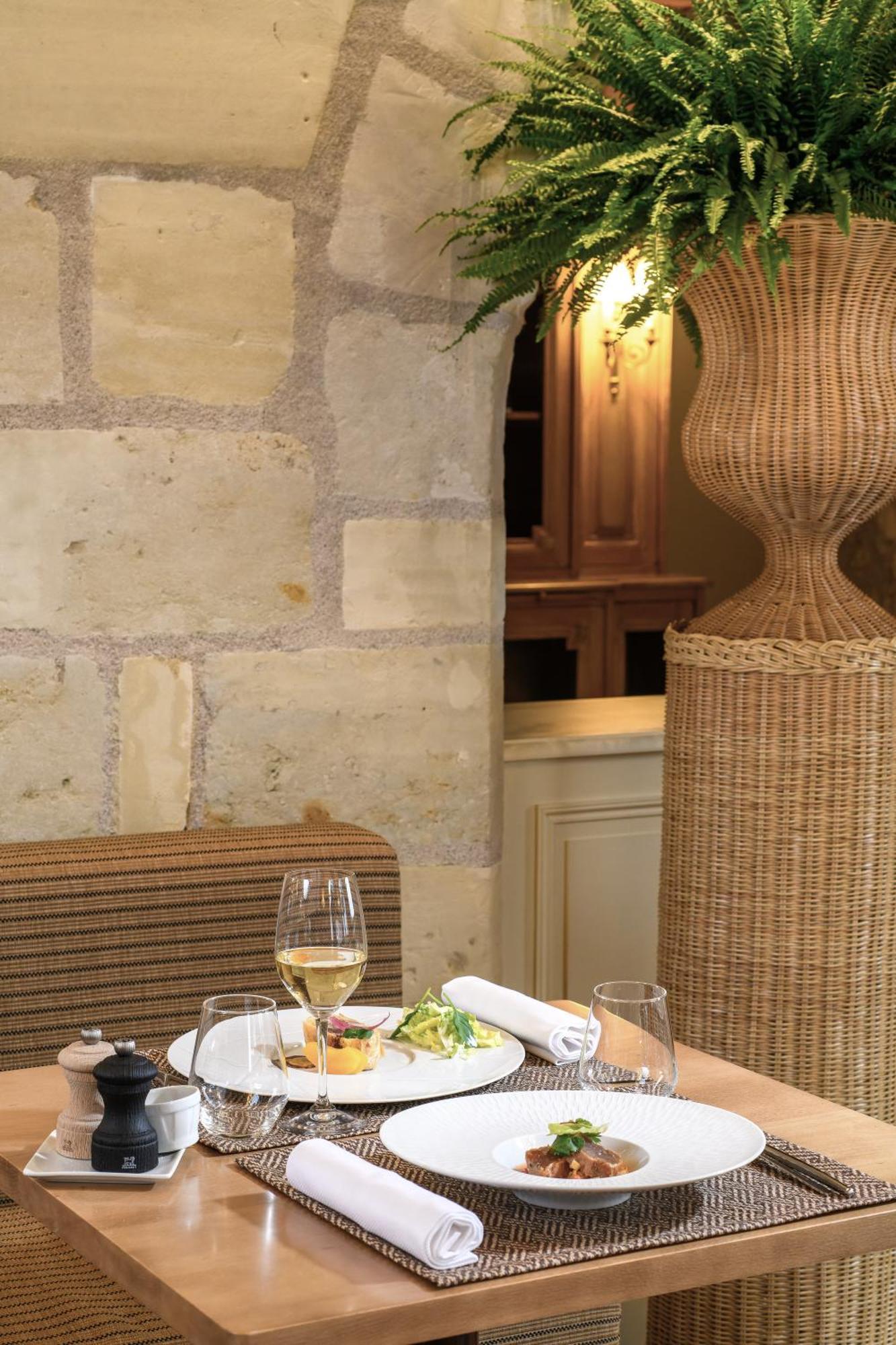 Hotel Les Hautes Roches Rochecorbon Buitenkant foto